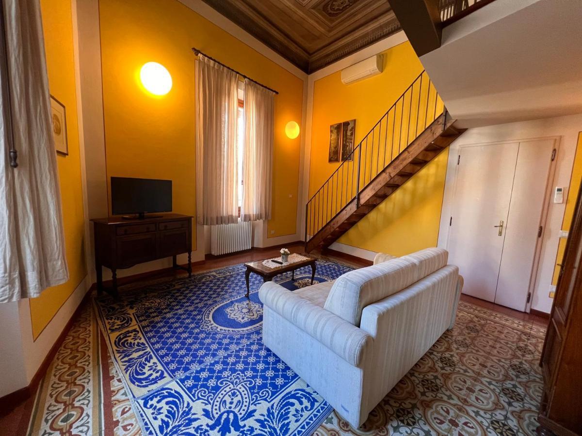 Al Giglio Bottonato Apartment Firenze Bagian luar foto